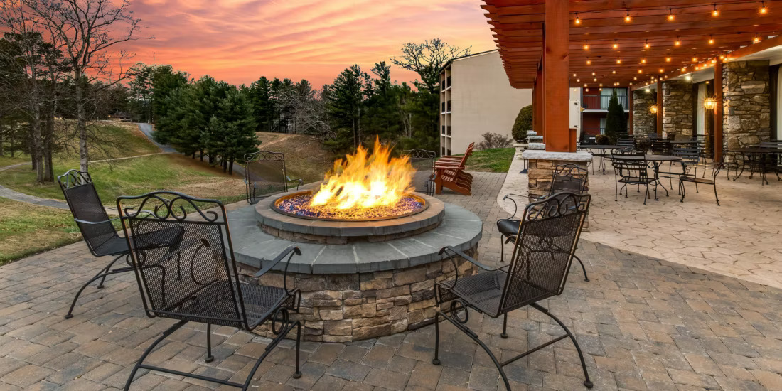 crowne-plaza-resort-asheville-5862772549-2x1